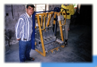 Maschine zur Herstellung von Steinen Kanalkinder Rumänien